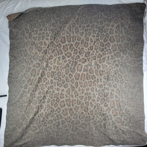 Anthropologie Faded Leopard Print Throw Blanket Winter Warm Casual Lounge - Picture 2 of 8